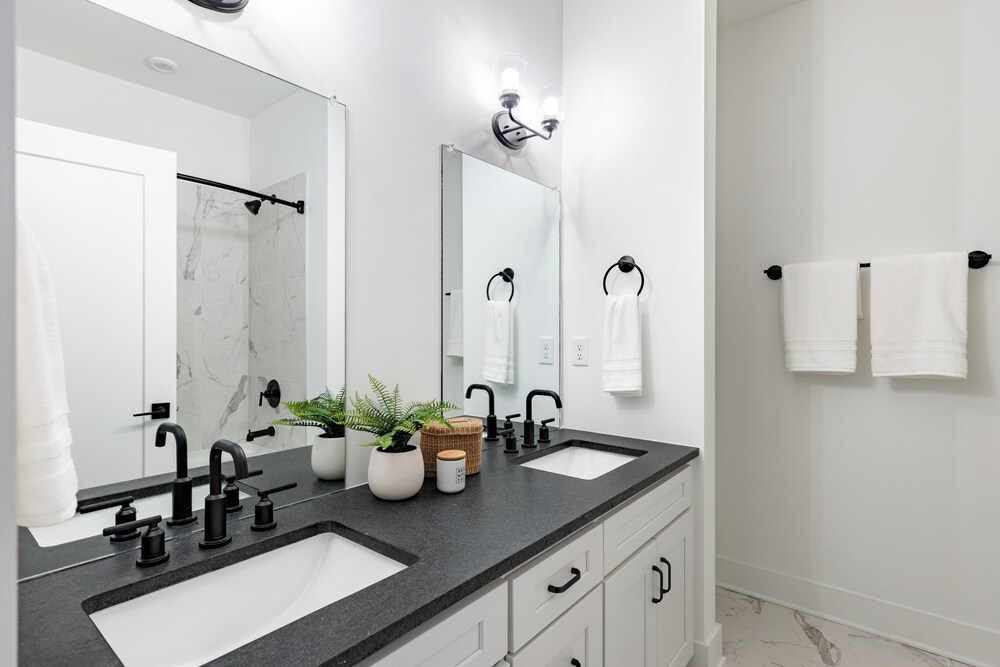The Heights by AvantStay – Modern Condo Minutes from Broadway