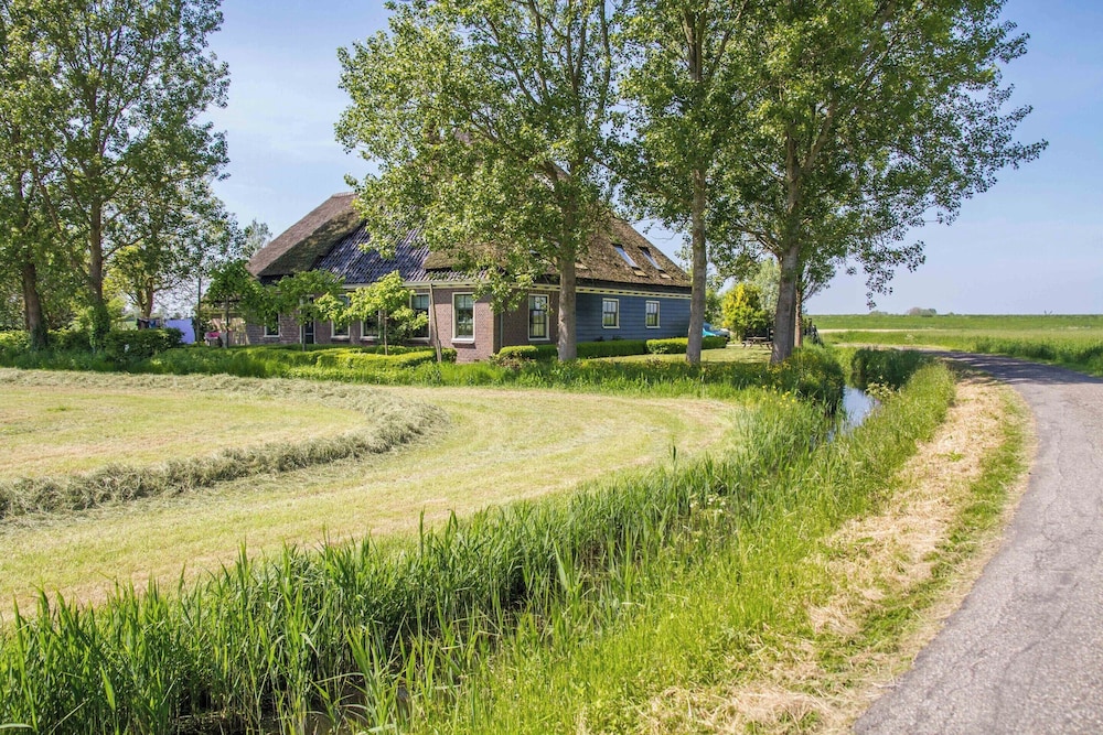 Authentic Apartment Near Schagen