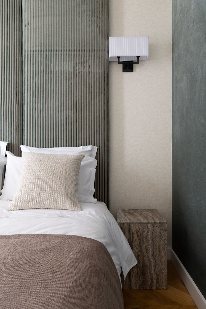 Montaigne Luxury 2 Bedroom