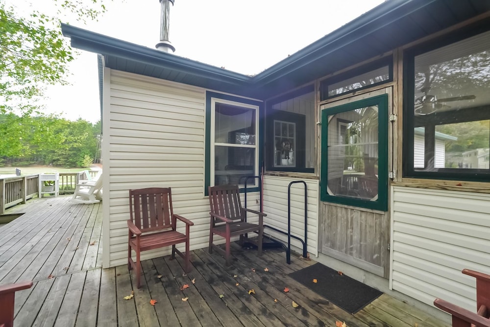Goshorn Lake Cottages
