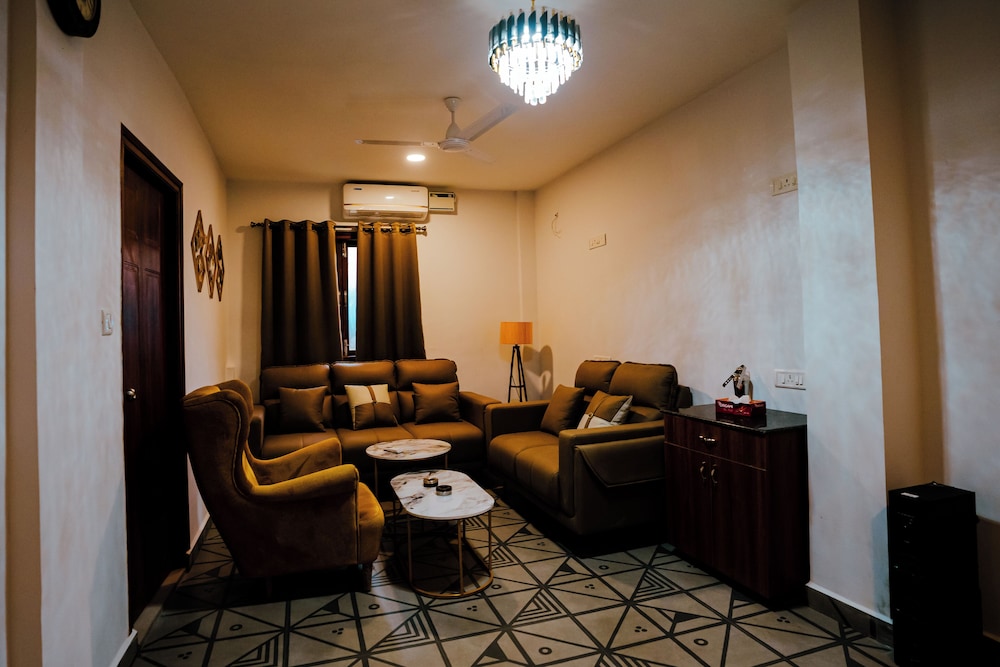Half Orange Hostel