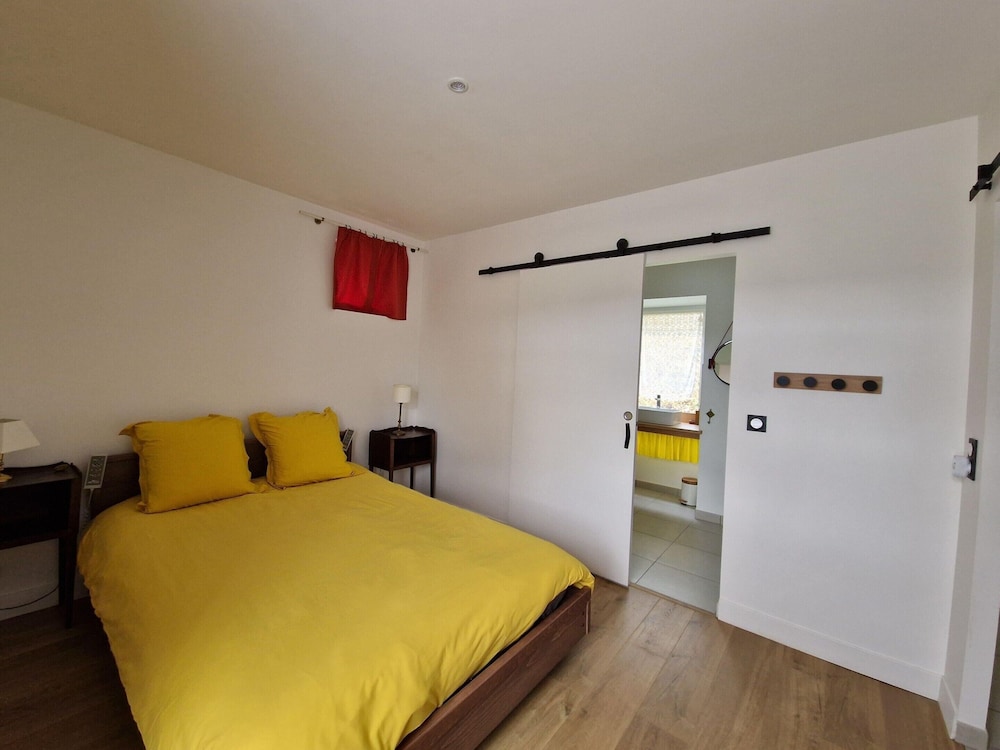 Apartment in Brittany Near Sandy Beaches view 3