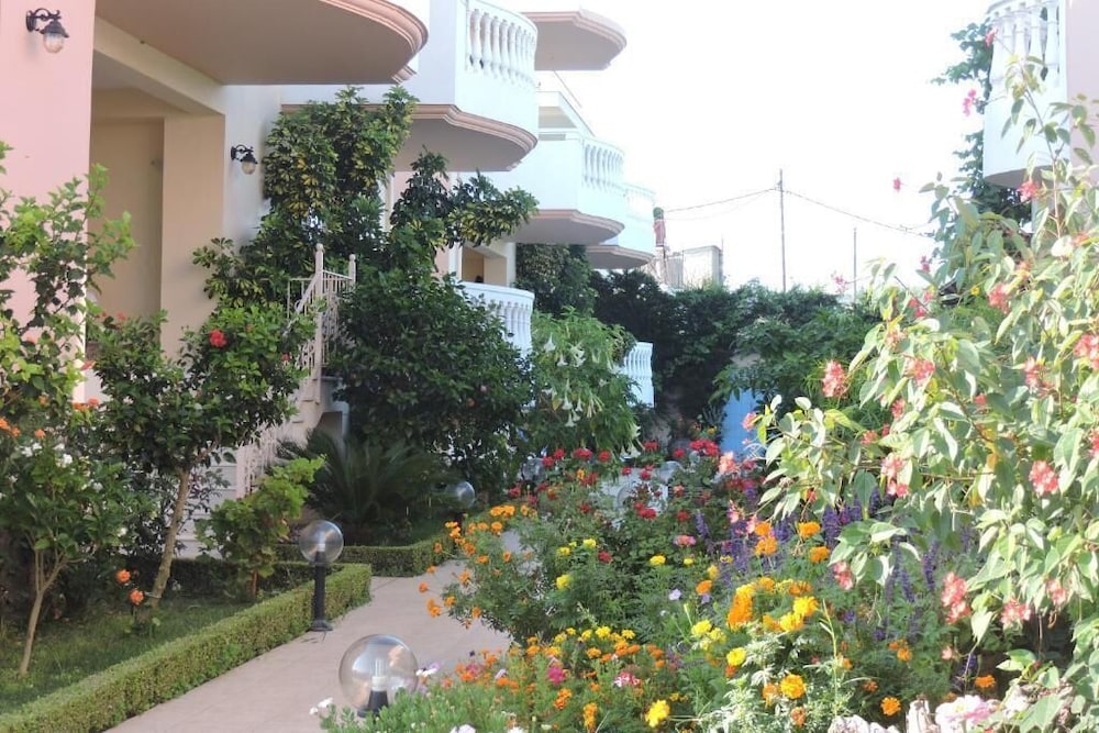 Golden Rose Suites