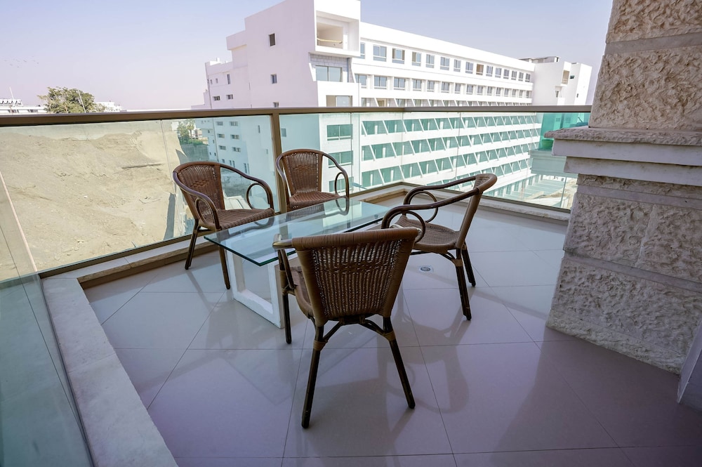 YalaRent Palmore Resort apartments view 4
