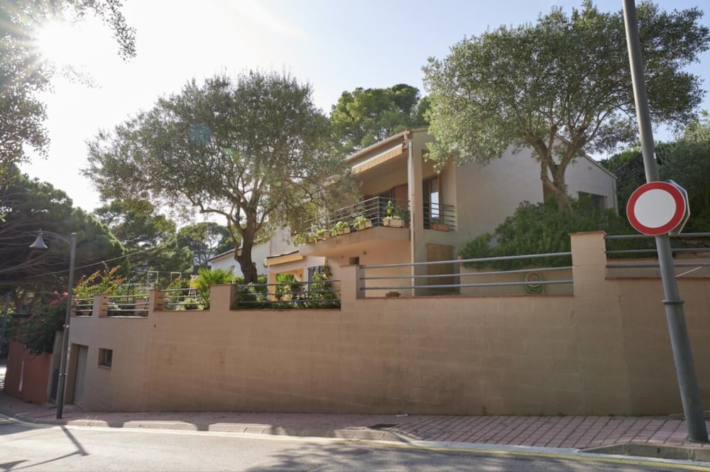 Masso in Llafranc With 3 Bedrooms and 1 Bathrooms