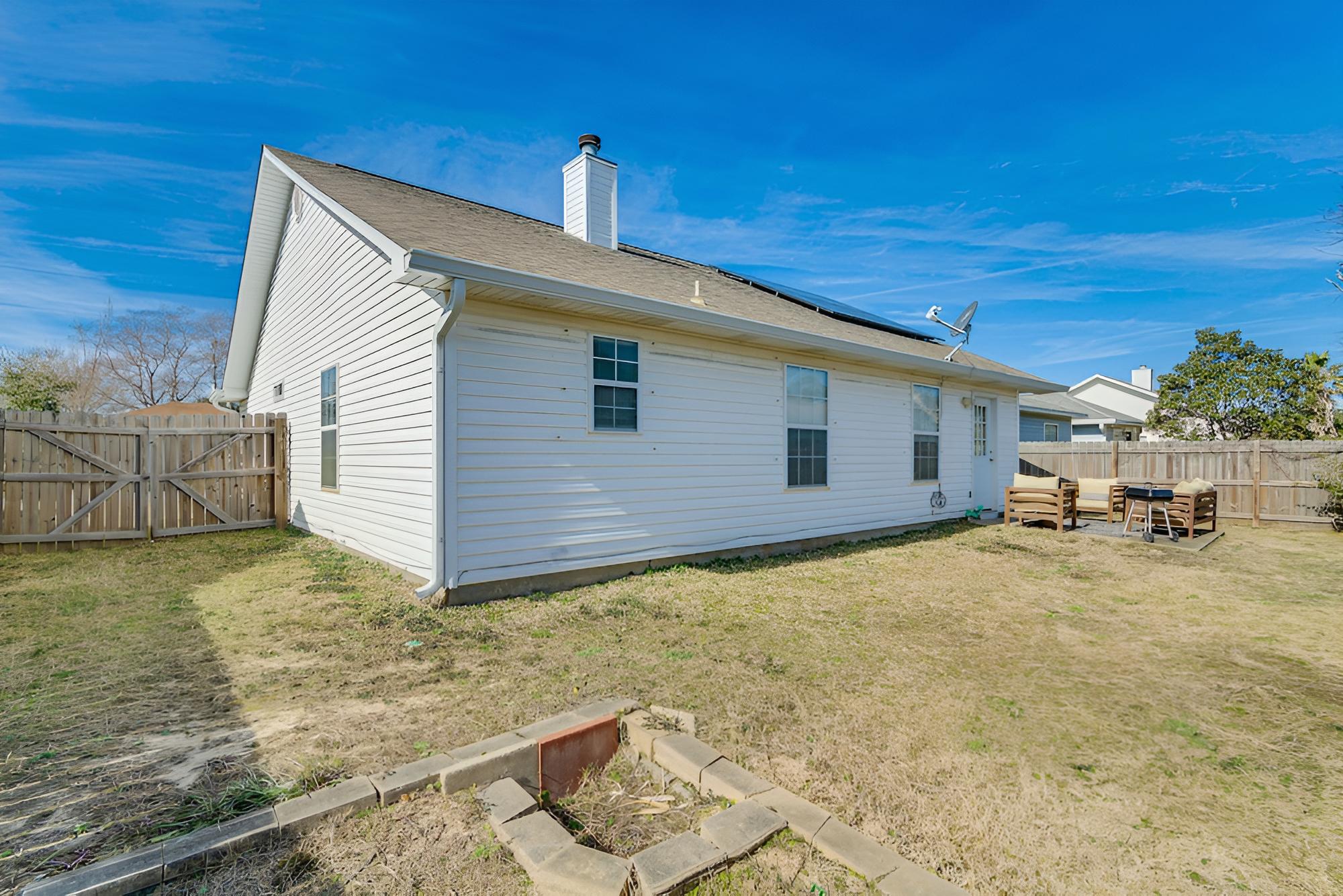 Mary Esther Home w/ Fireplace, Grill & Backyard! view 3