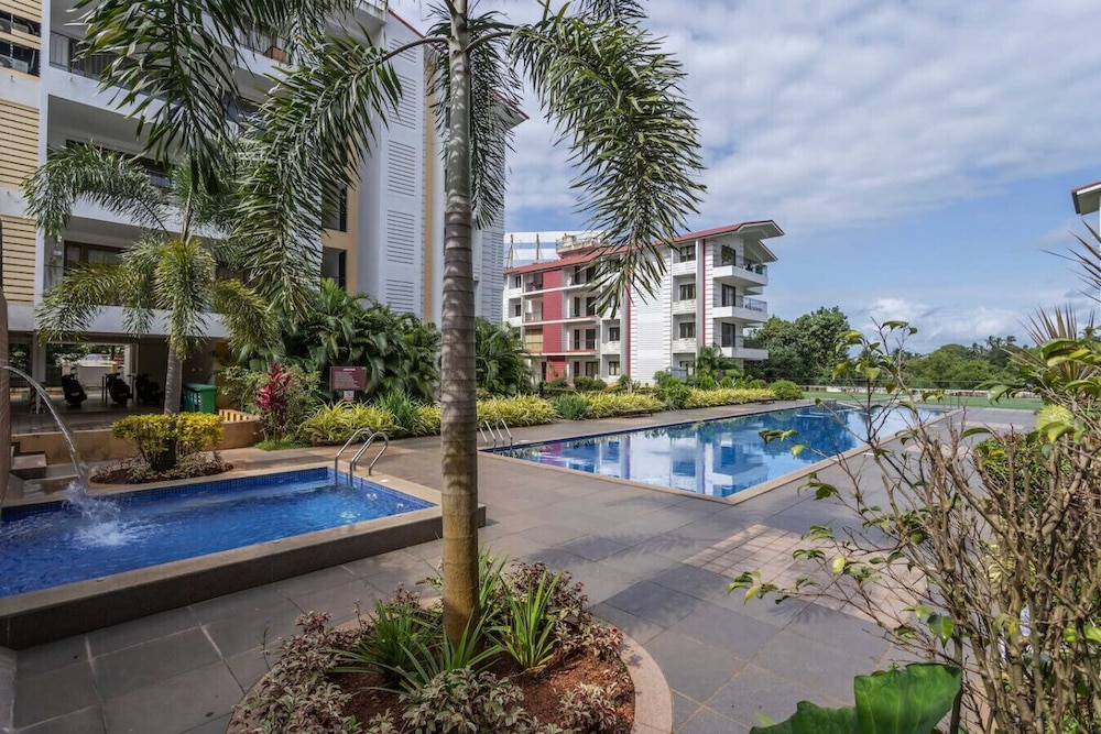 2BR w Pool Sauna 2km to Baga Calangute Beach