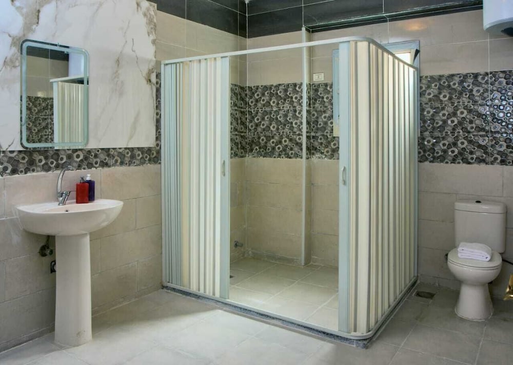 Roadhouse New Cairo Residence
