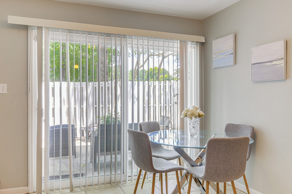Steps to Park: Dog-friendly Condo in Conyers!