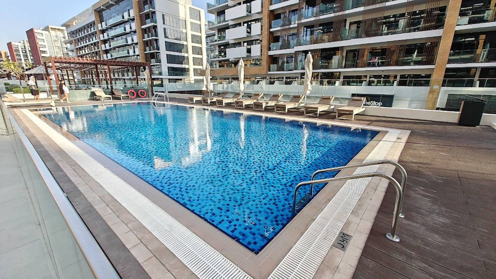 Indulging 1 Bedroom in Azizi Riviera 6