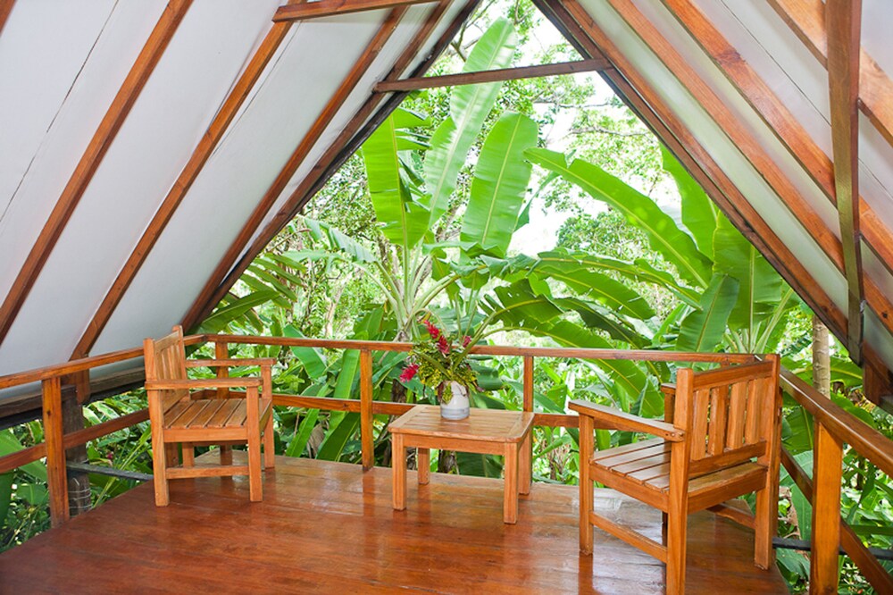 The Lookout Inn Lodge
