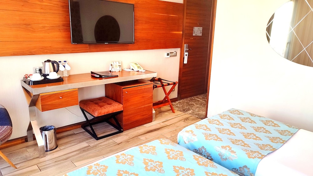 Old Port Otel - Image 28