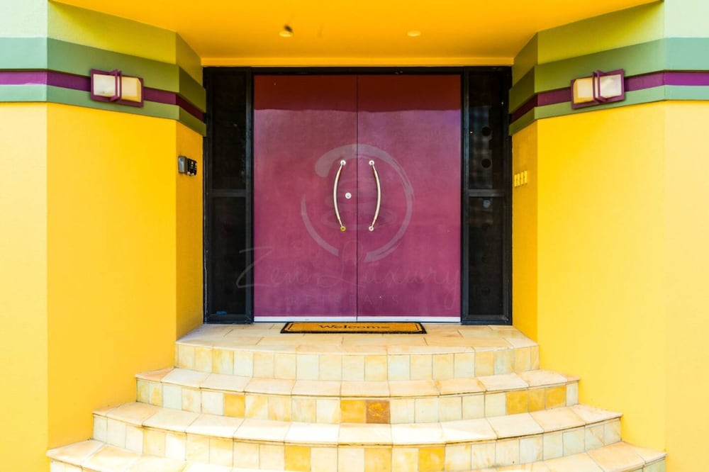 Zenhouse Retreat 5BR Homey Haven Pool Office