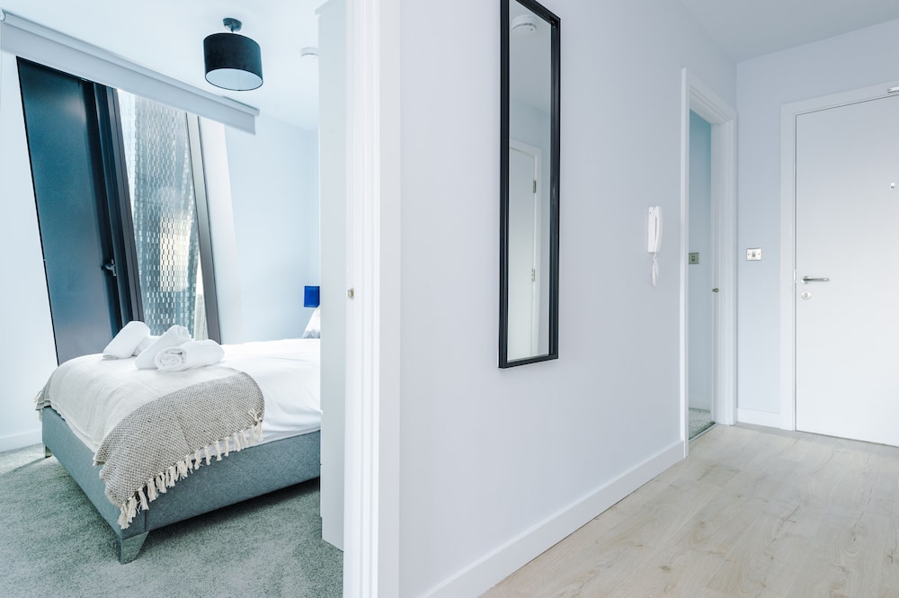 Hilltop Serviced Apartments- Deansgate view 5