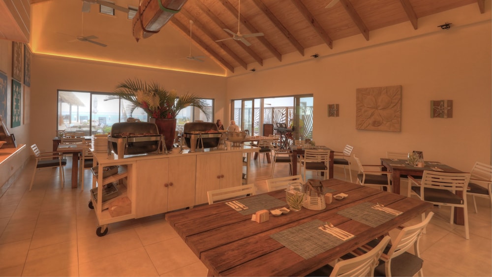 Moana Sands Lagoon Resort 17