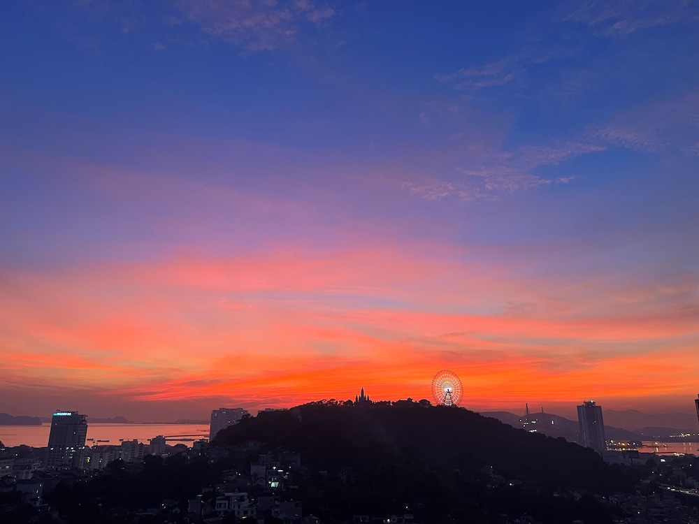 MonHomestay Ha Long-Amazing view balcony
