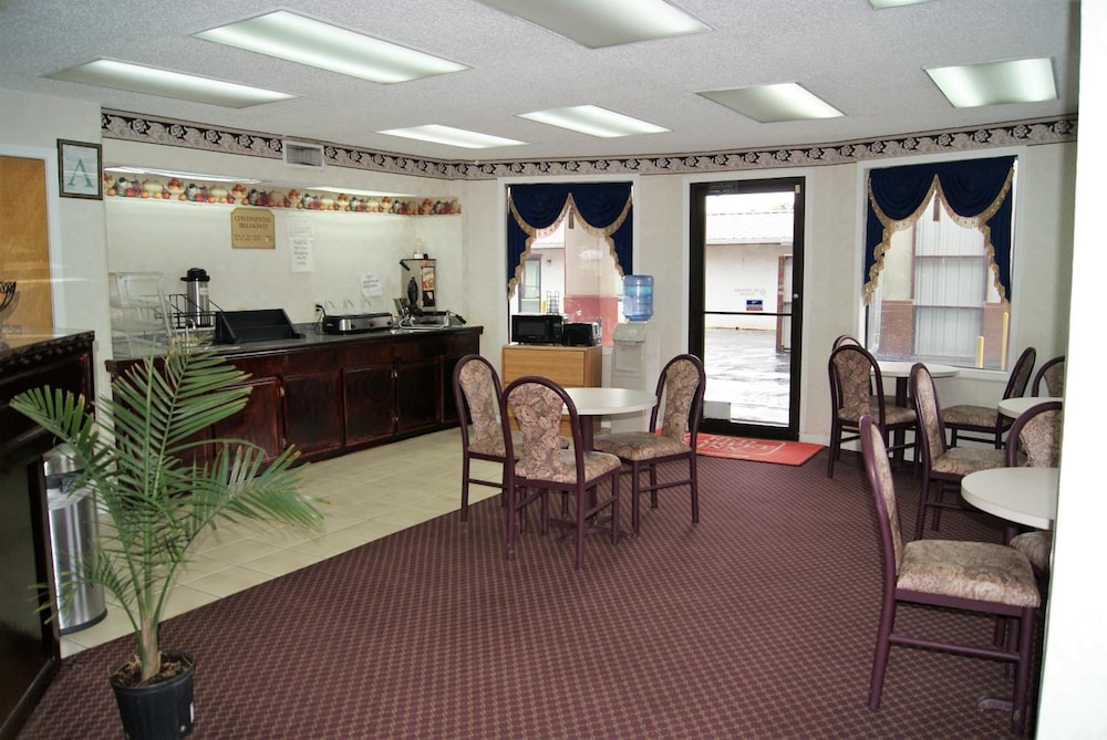 Red Carpet Inn