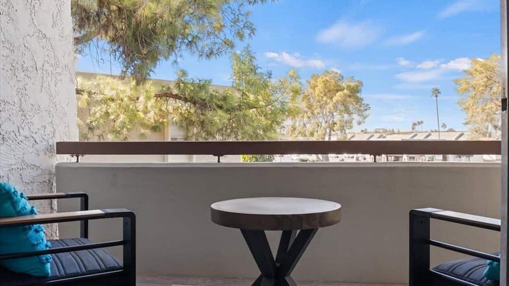 Modern and Sophisticated Old Town Scottsdale Gem!
