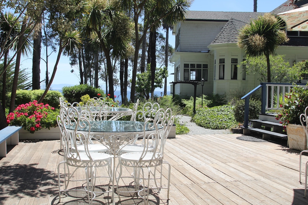 Monarch Cove Inn