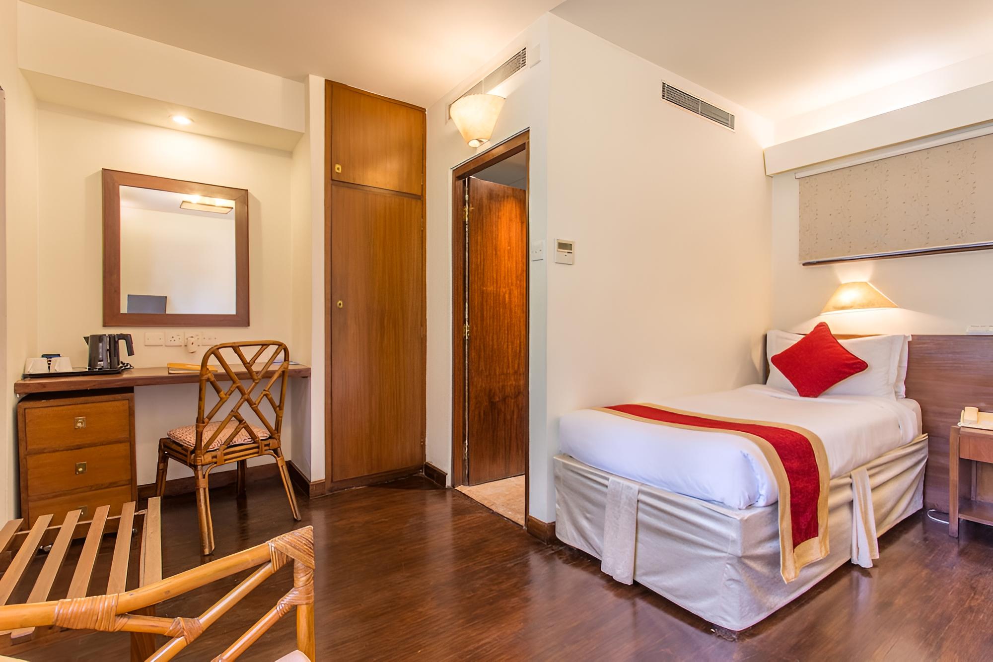 Summit Hotel