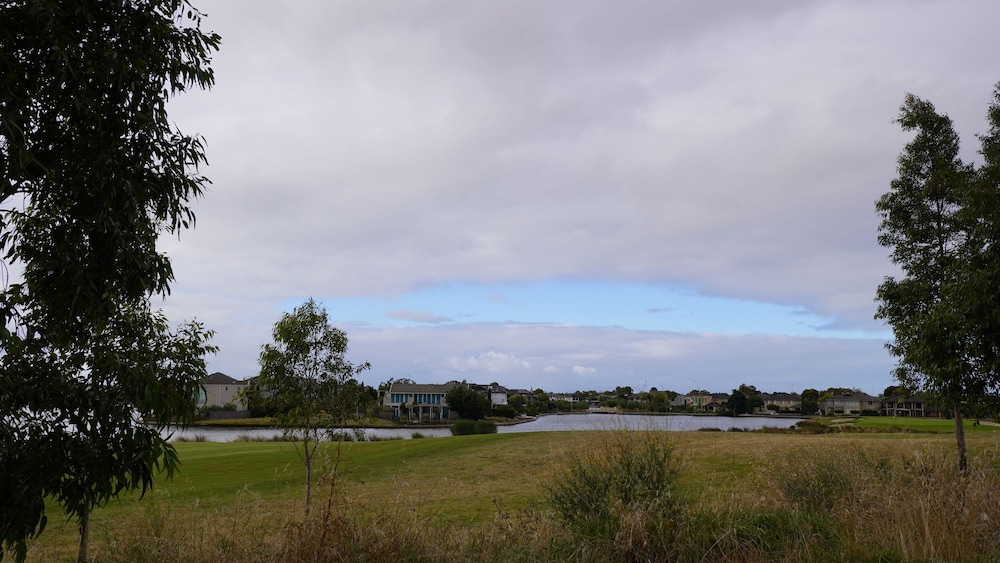 golf pool 2B House in point cook VIC