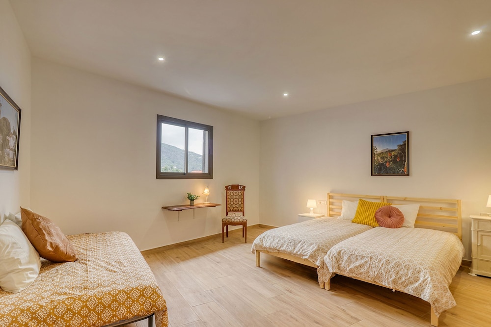 Cozy House w BBQ Teide Views Near City Center