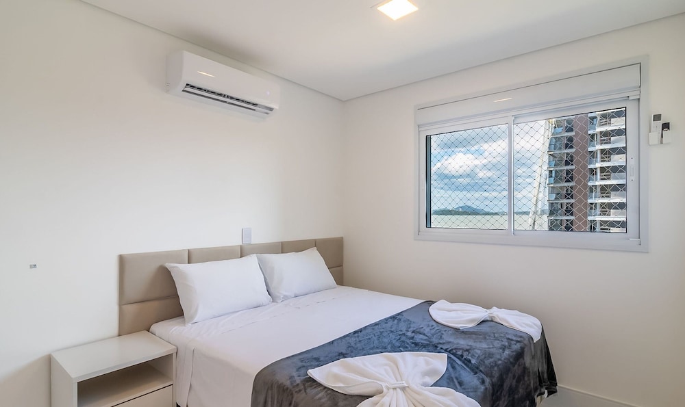 SHC - Condominium With Pool 50m From the Beach in Picarras