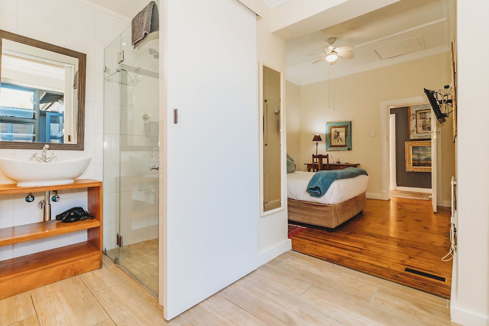 Acorn Guest House