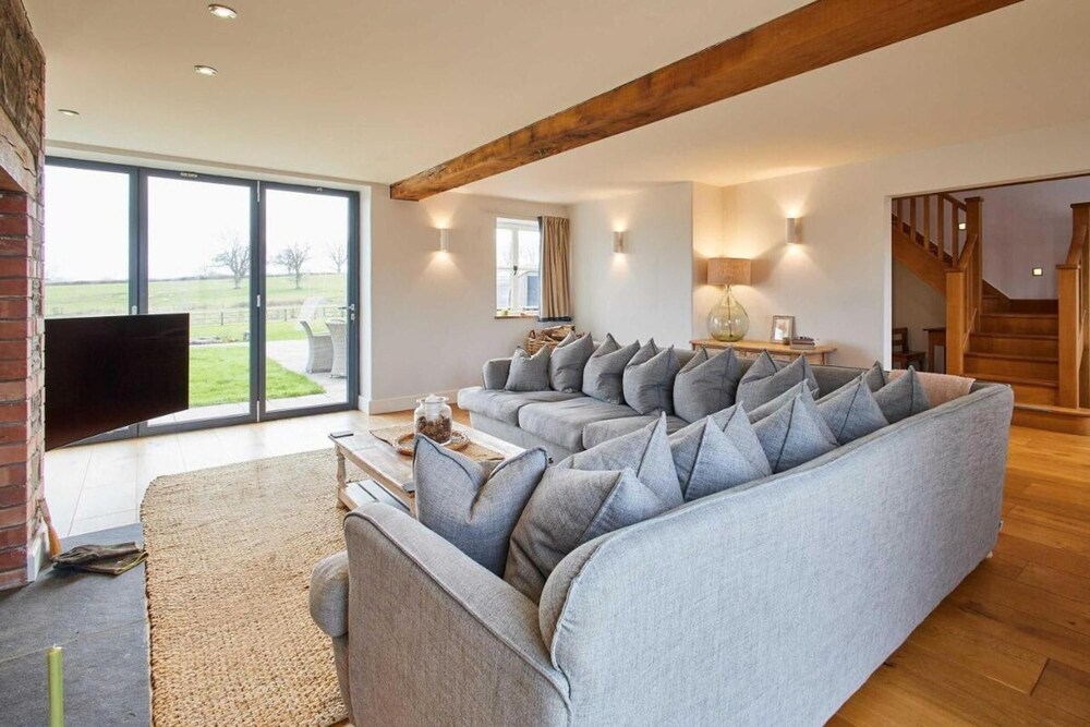 Host Stay Coed Barn