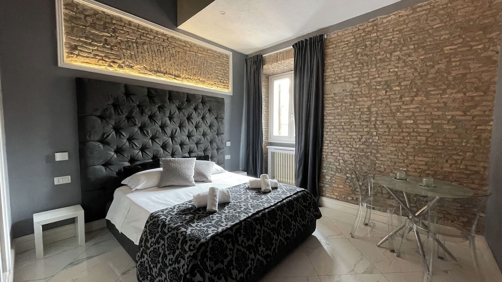 Rhome Luxury suite