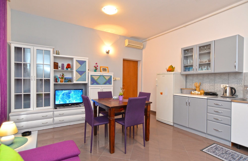 Apartment 1673 view 3