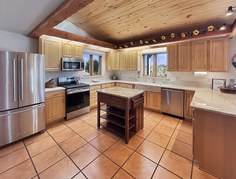 Whispering Deer Retreat 3 Bedroom Home