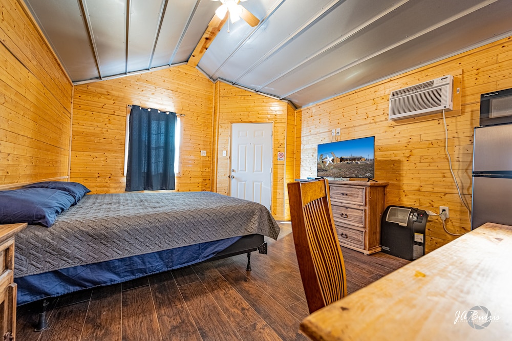 Horseshoe Lodges Cabins & RV Park view 4