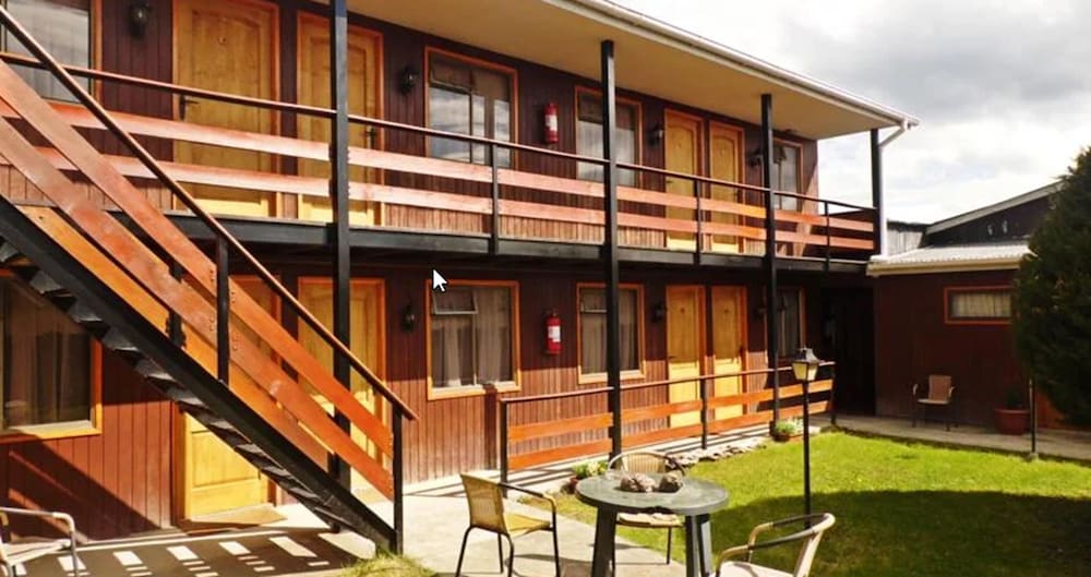 Hotel Big Bang Patagonia Bed & Breakfast - Image 1