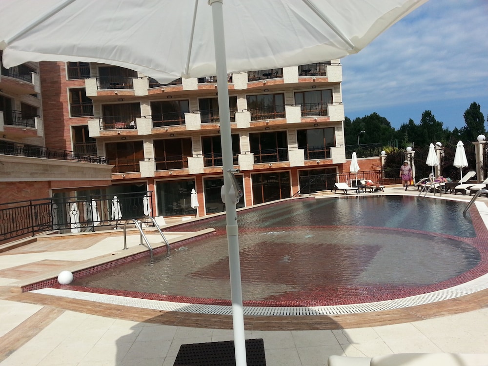 River Park - Menada Apartments
