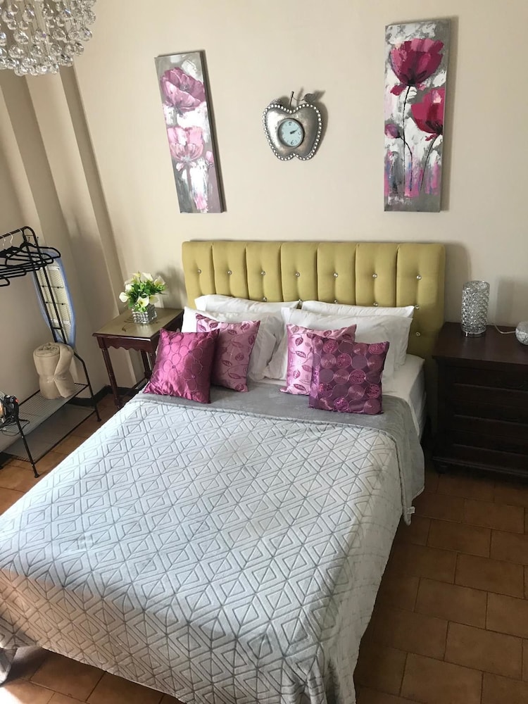 Casa Of Essence