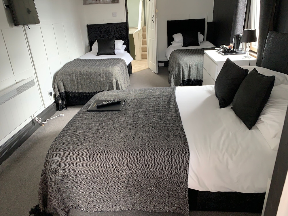 South Shields Vacations - Kingsmere Guest House - Property Image 6
