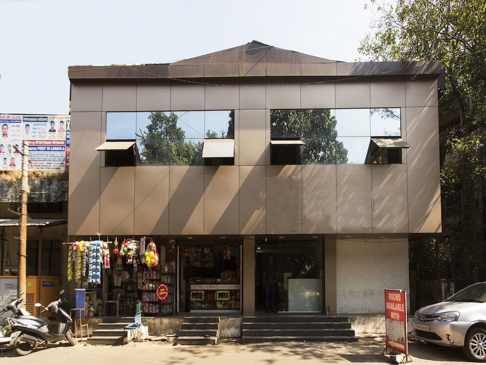 OYO 10374 Hotel Swapnalok