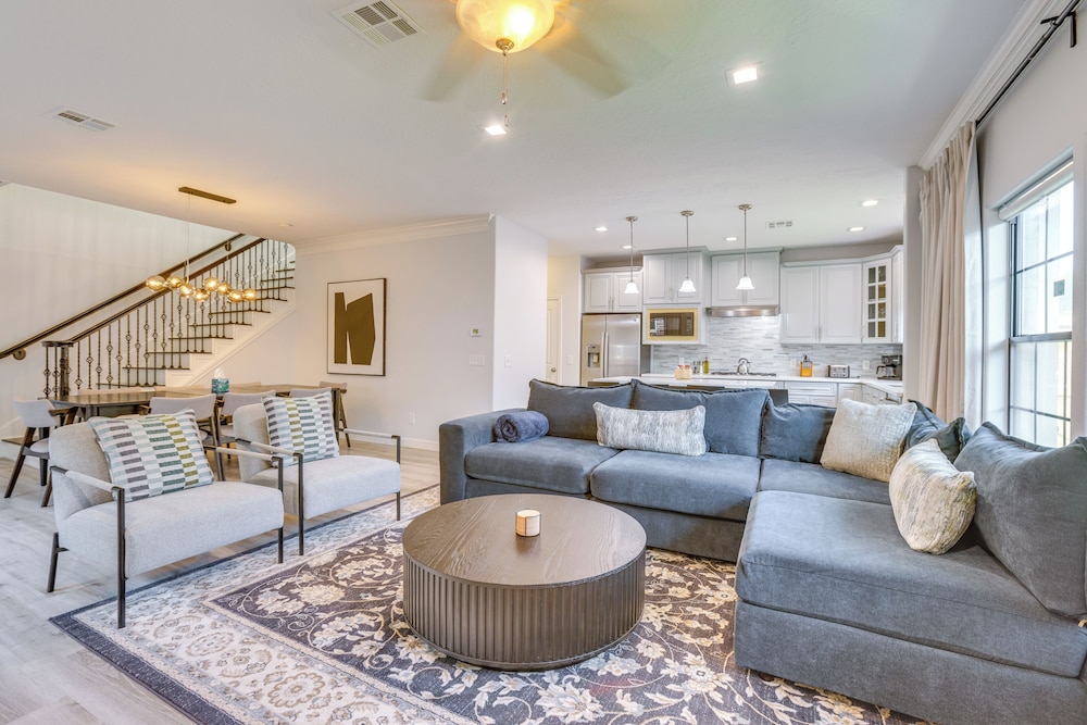 Pet-friendly Duplex Unit in Southwest Houston