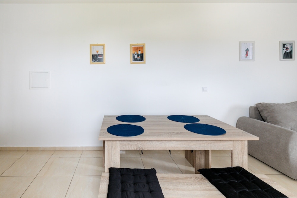 Lovely Apartment in Novalja near Sea Beach
