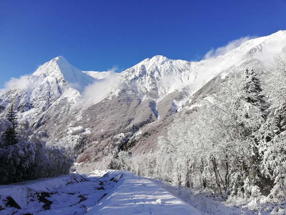 Gite - Auberge Le Chamois view 2