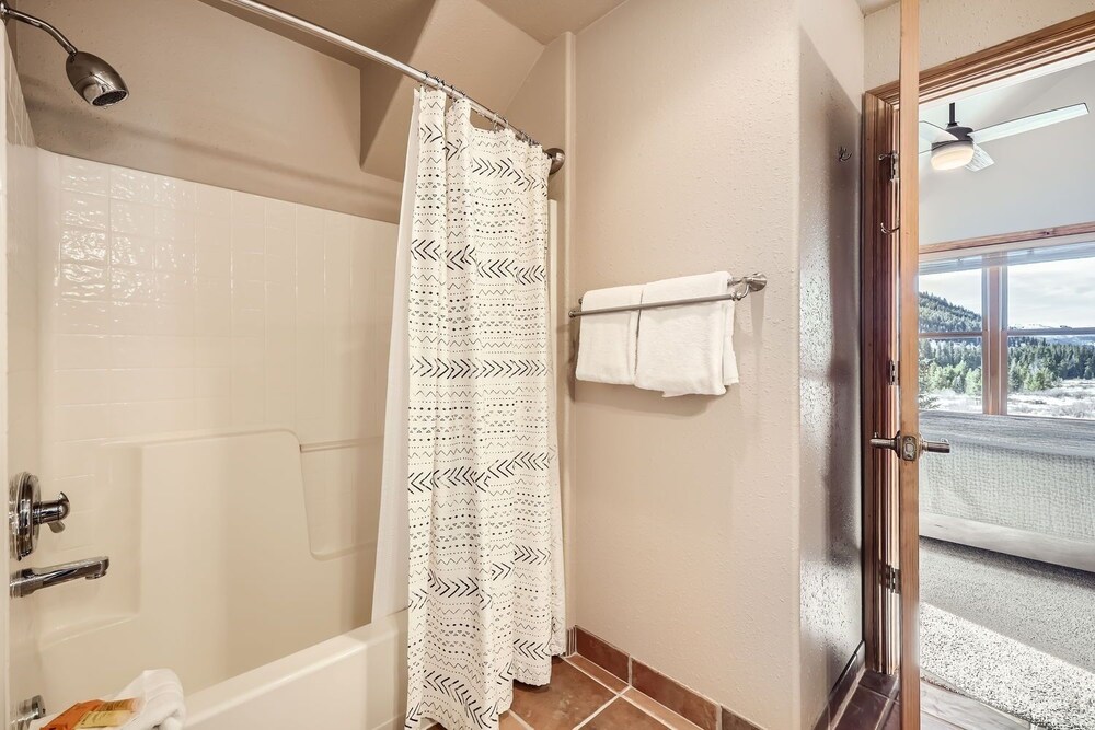 5959 Hidden River Lodge 2 Bedroom Condo