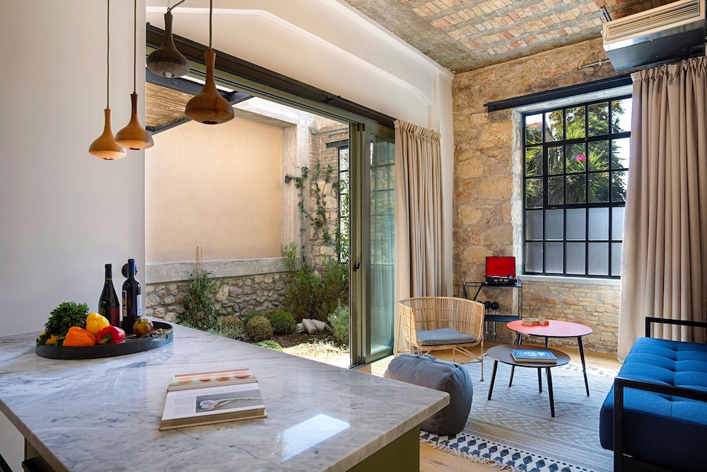 The Foundry Suites