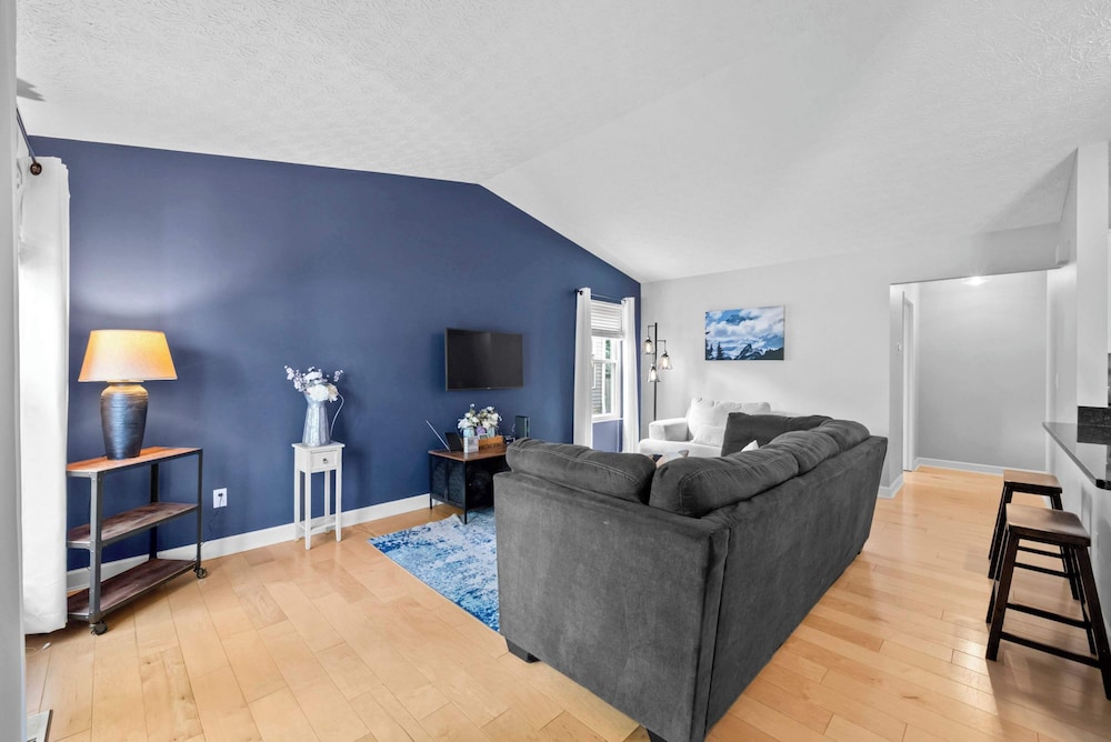 The Suburban Nest - For 6! - Image 4