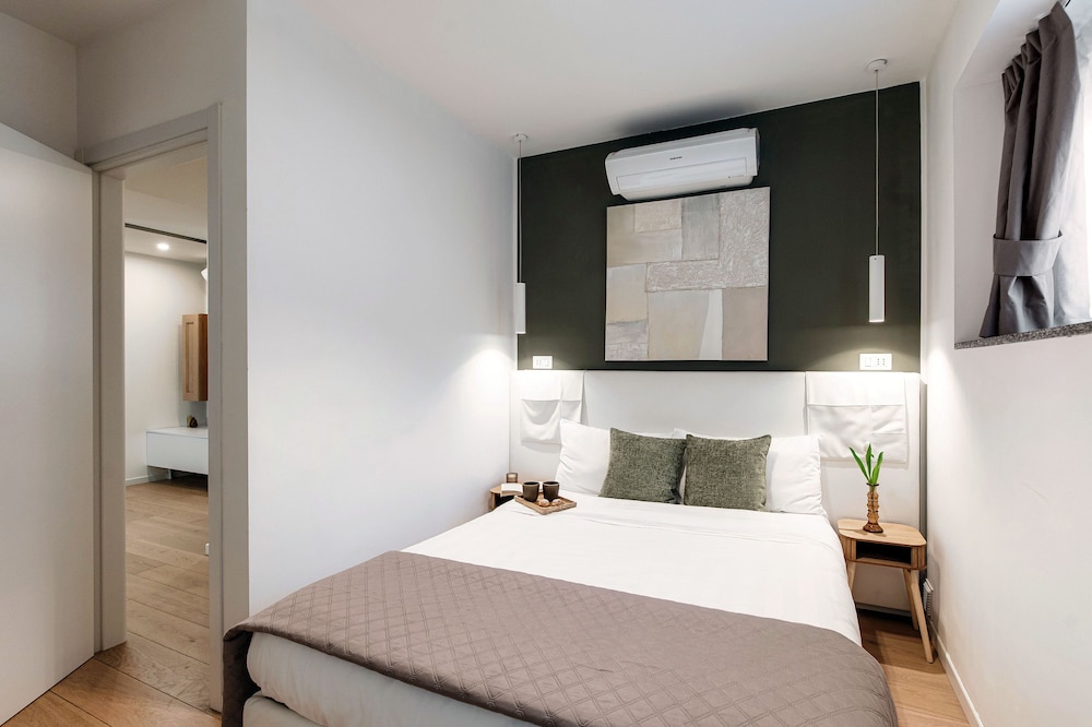 Rafael White Home