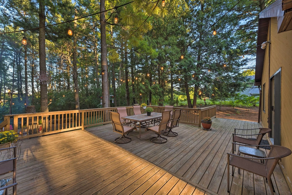 Lake Geneva Vacations - Lake Geneva Getaway w/ Fire Pit: Near Golf - Property Image 8