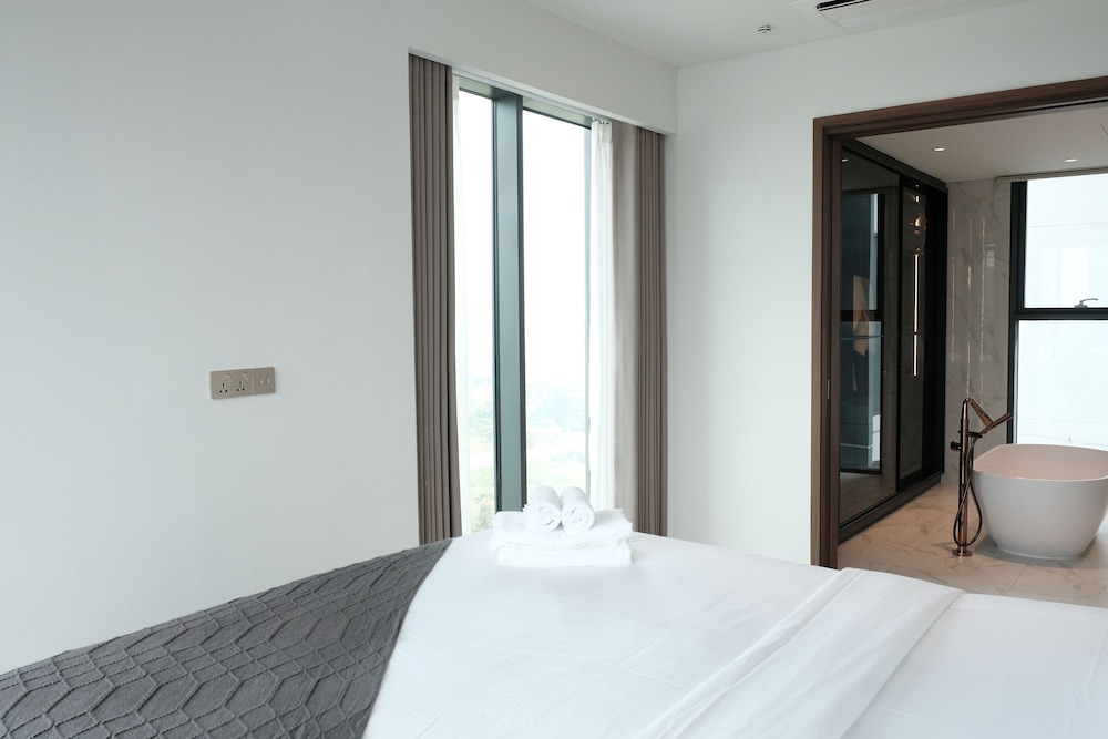 Metropole The Crest Thu Thiem Apartment