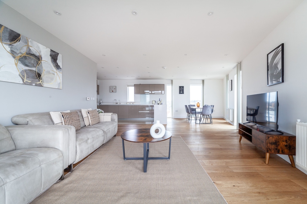 The Thames Collection