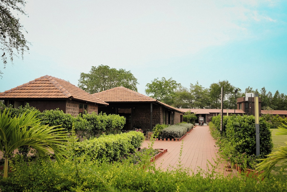 AKAY Resort & Villas