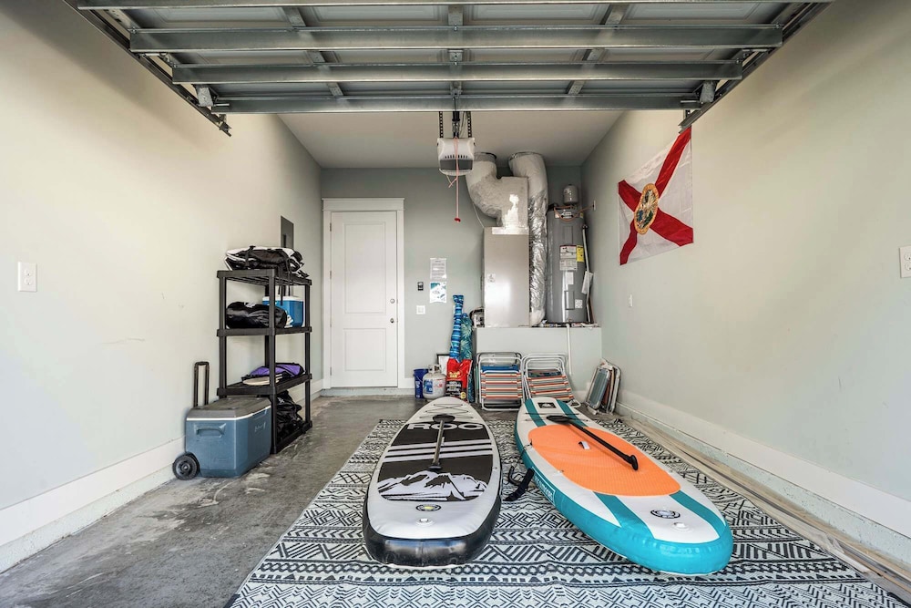 Beach to Bay 3BR Retreat - Cowboy Pool & Golf Cart